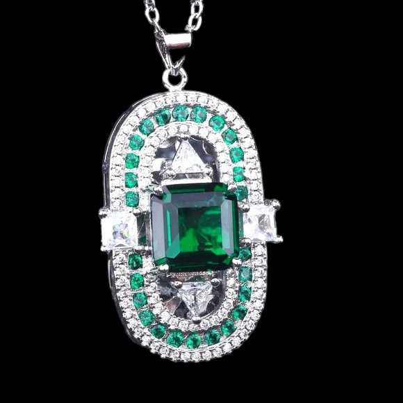 Green Art Deco Crystal Necklace - Picture 5 of 7